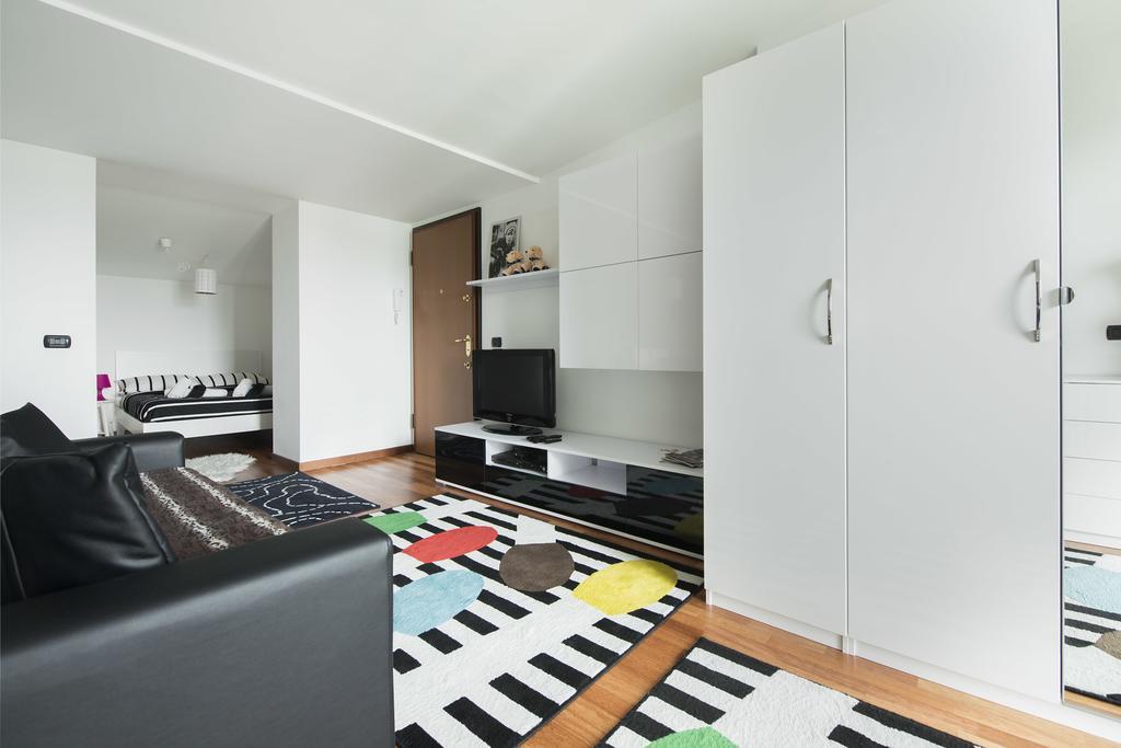 밀라노 New Luxury Attic Santa Giulia Expo 아파트 외부 사진